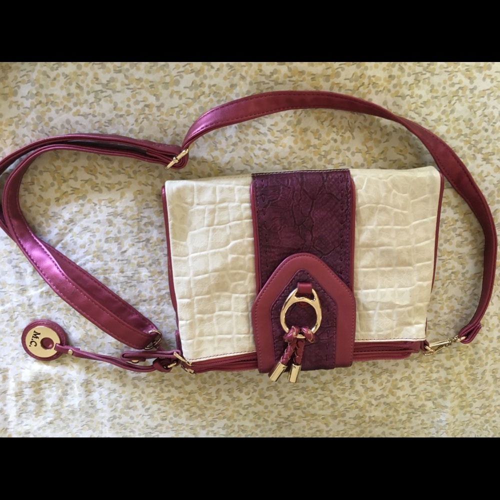 NWOT Maddie Claire Crossbody Purse